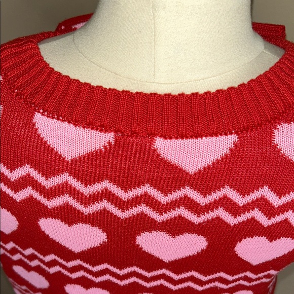 Peanuts Red and Pink Snoopy Heart Sweater - Picture 6 of 7
